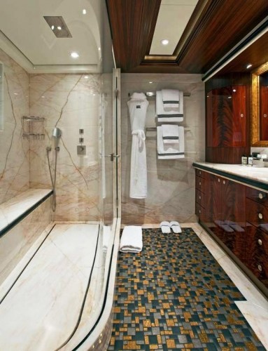 Badkamer met natuursteen mozaïek